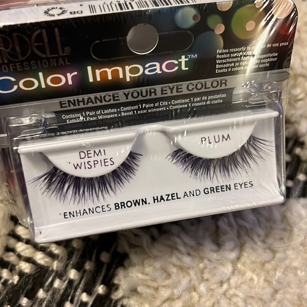 Lashes - Picture 1 of 2